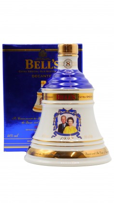 Bell's Decanter Queens 50th Golden Wedding Anniversary 8 year old